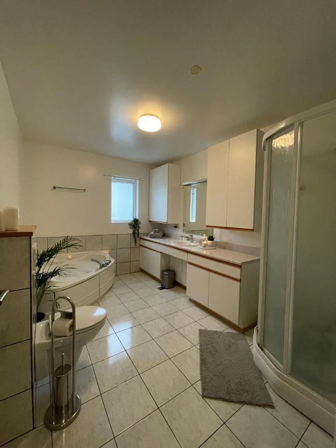 4-Bedroom Villa With Private Gym And Hot-Tub Reykjavík Eksteriør billede